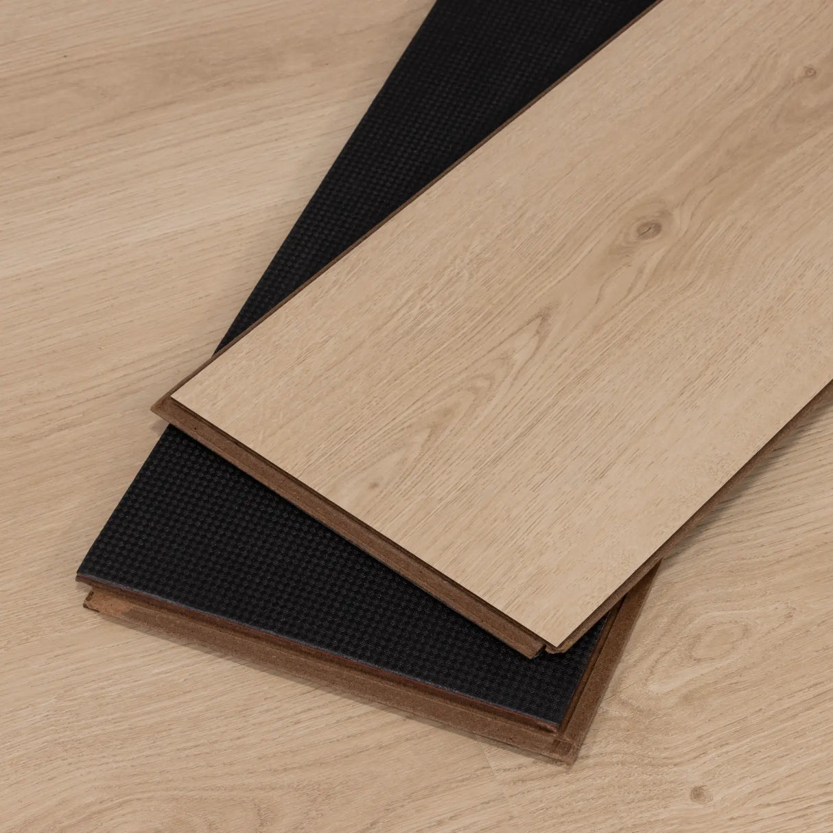 CALI Rockaway Oak Santa Cruz Extra Wide Click w/ Pad (Angle-Angle) 7704001000 72-1/16 x 9-3/8 x 1/2 (28.13 Sqft)