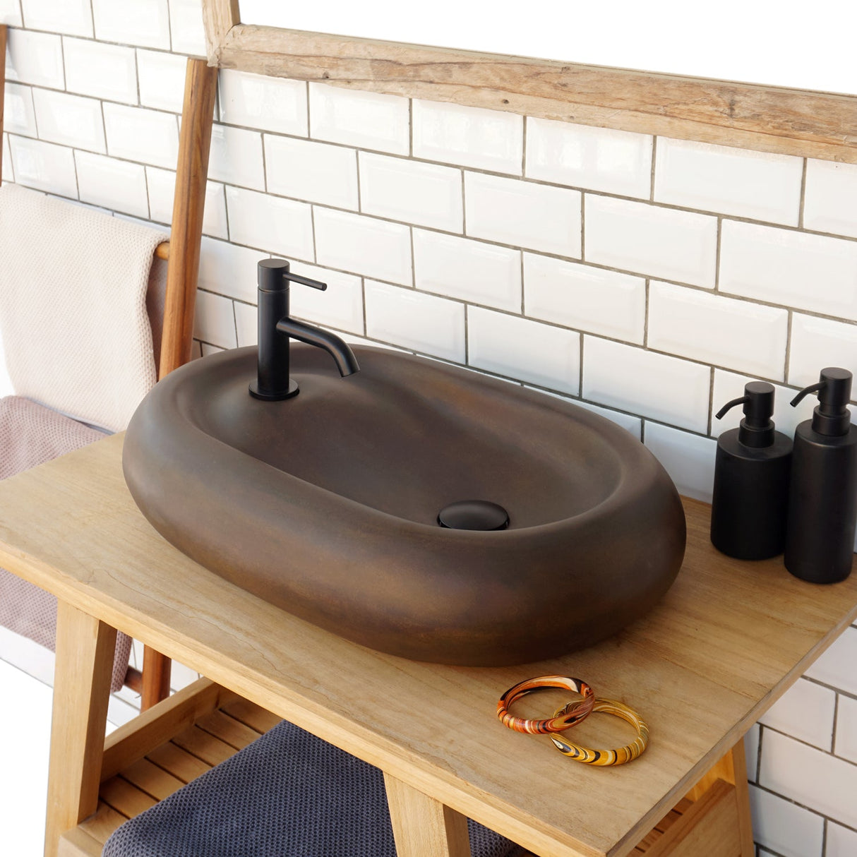 Maia Concrete Basin With Faucet Hole