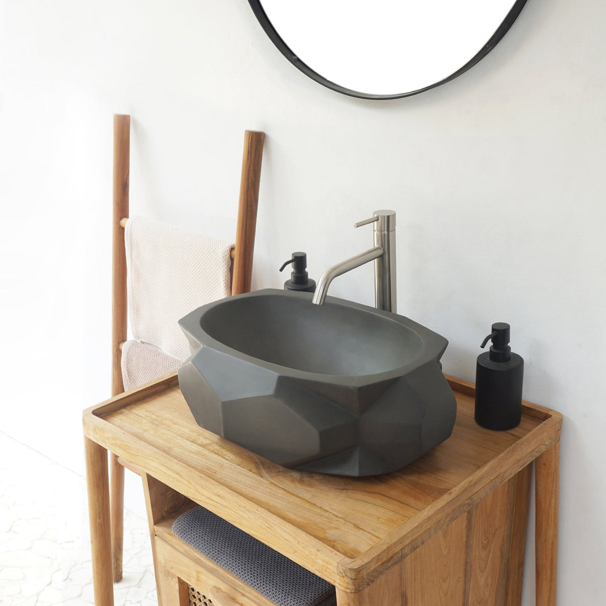 Kyan Oval Concrete Vessel