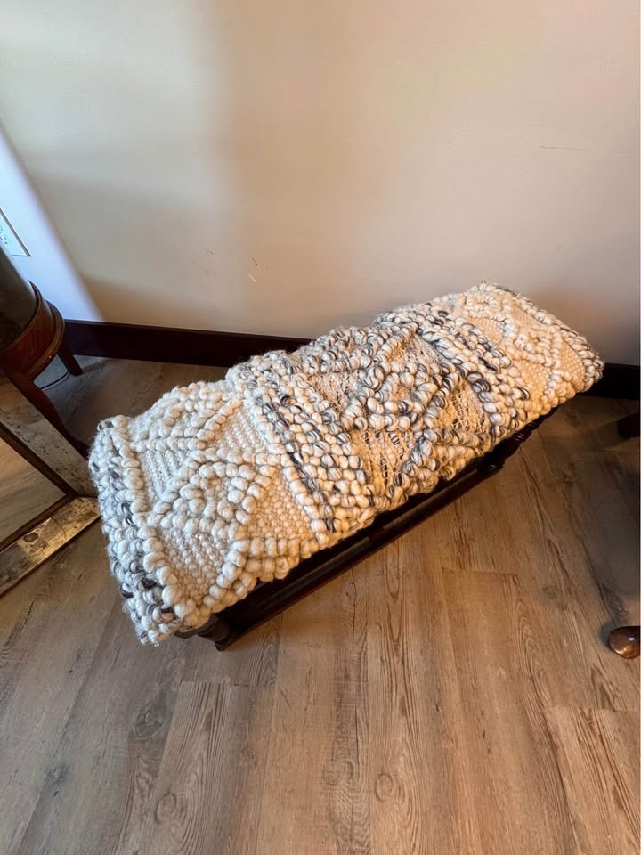 Knotted Wool Beige Grey Upholstered Solid Wood Bench Accent Furniture Bedroom Entryway