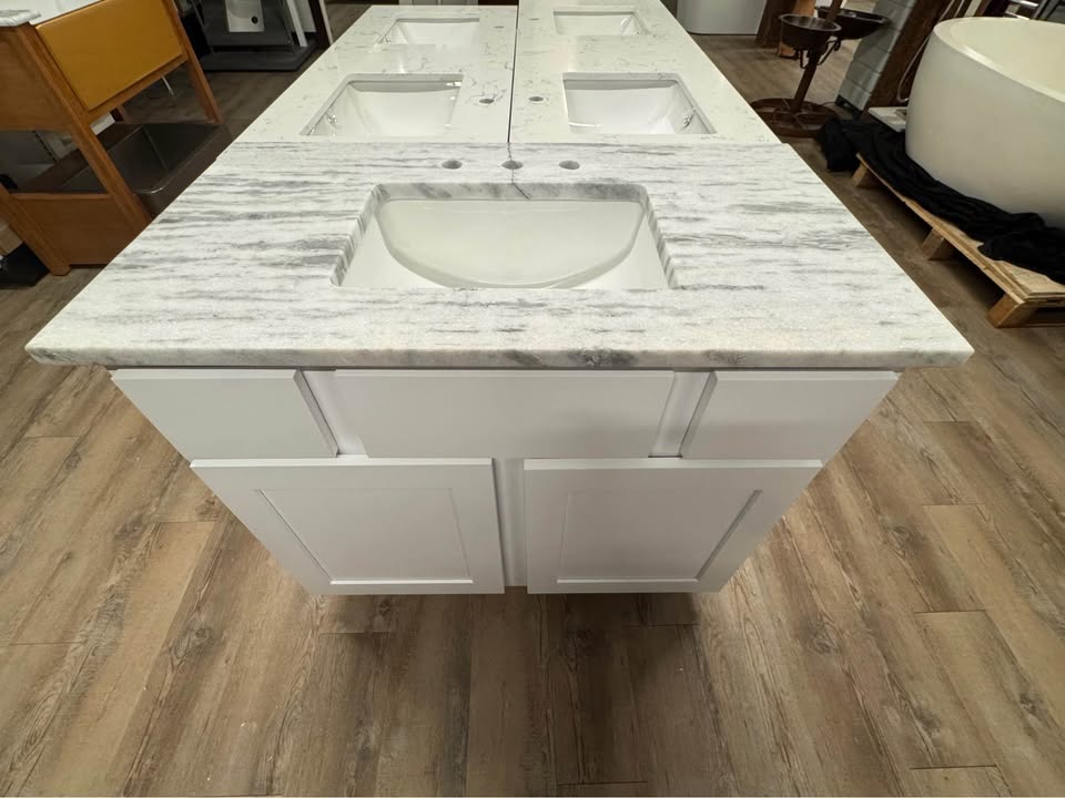 41” Shaker Vanity With 3cm Roman White Top