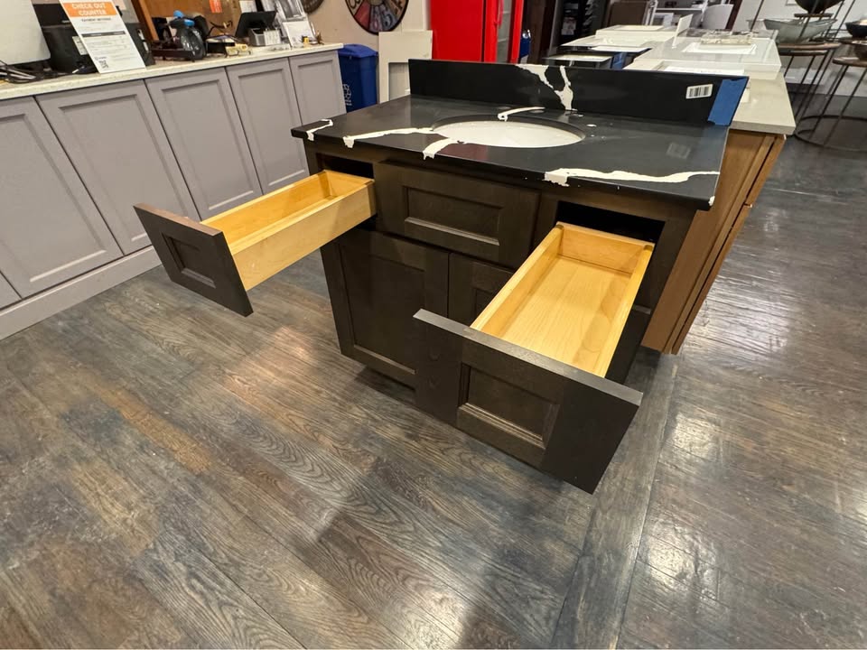 37” Vanity Brooklyn Slate Shaker With Cow Top