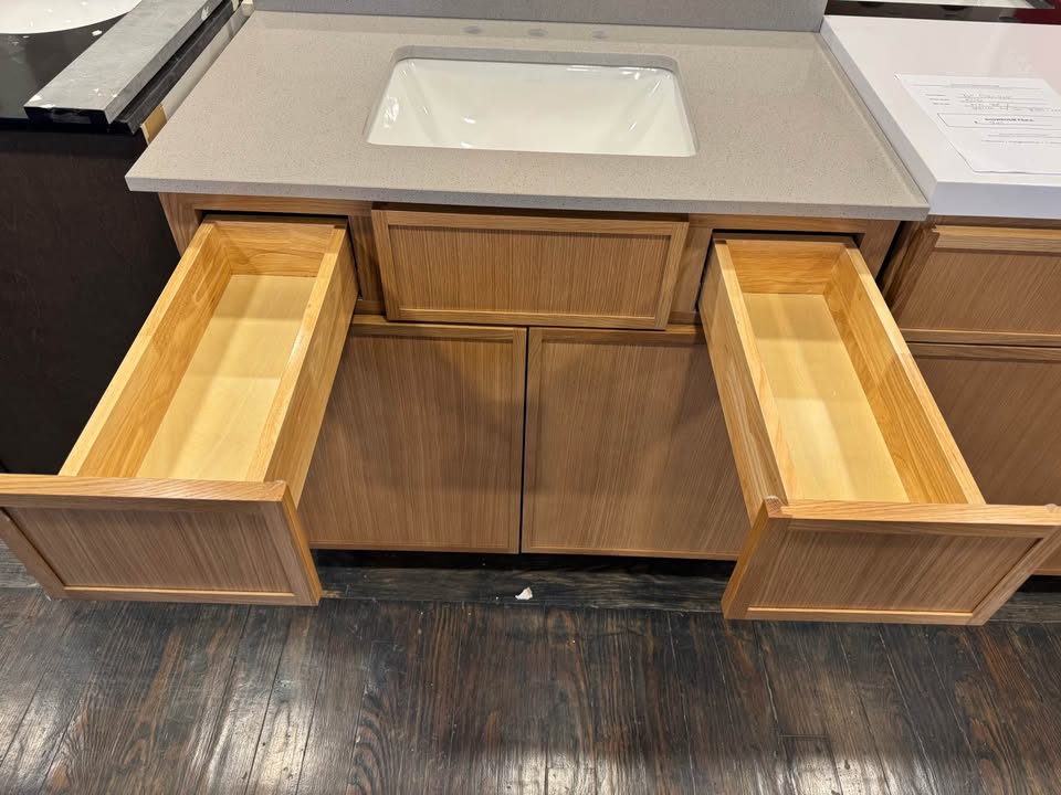 36” Oslo Oak Bathroom Vanity W/ Quartz Top