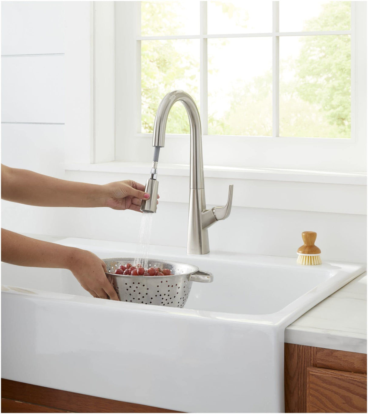 Gerber D454419 Chrome Vaughn Single Handle Pull-down Kitchen Faucet