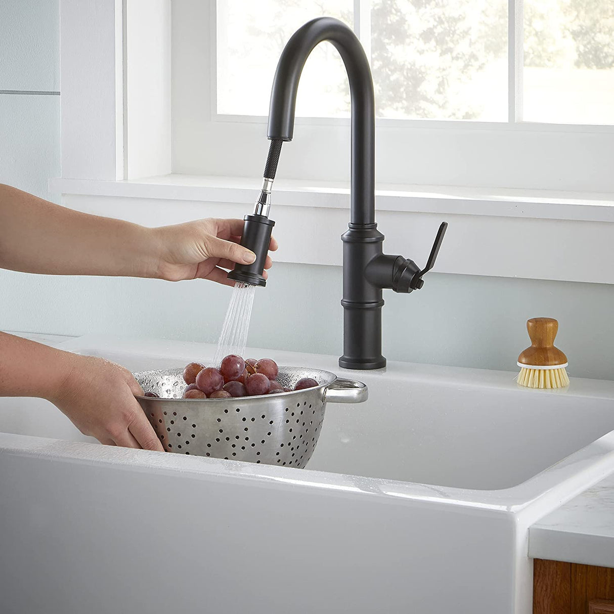 Gerber D454437BS Satin Black Kinzie Single Handle Pull-down Kitchen Faucet