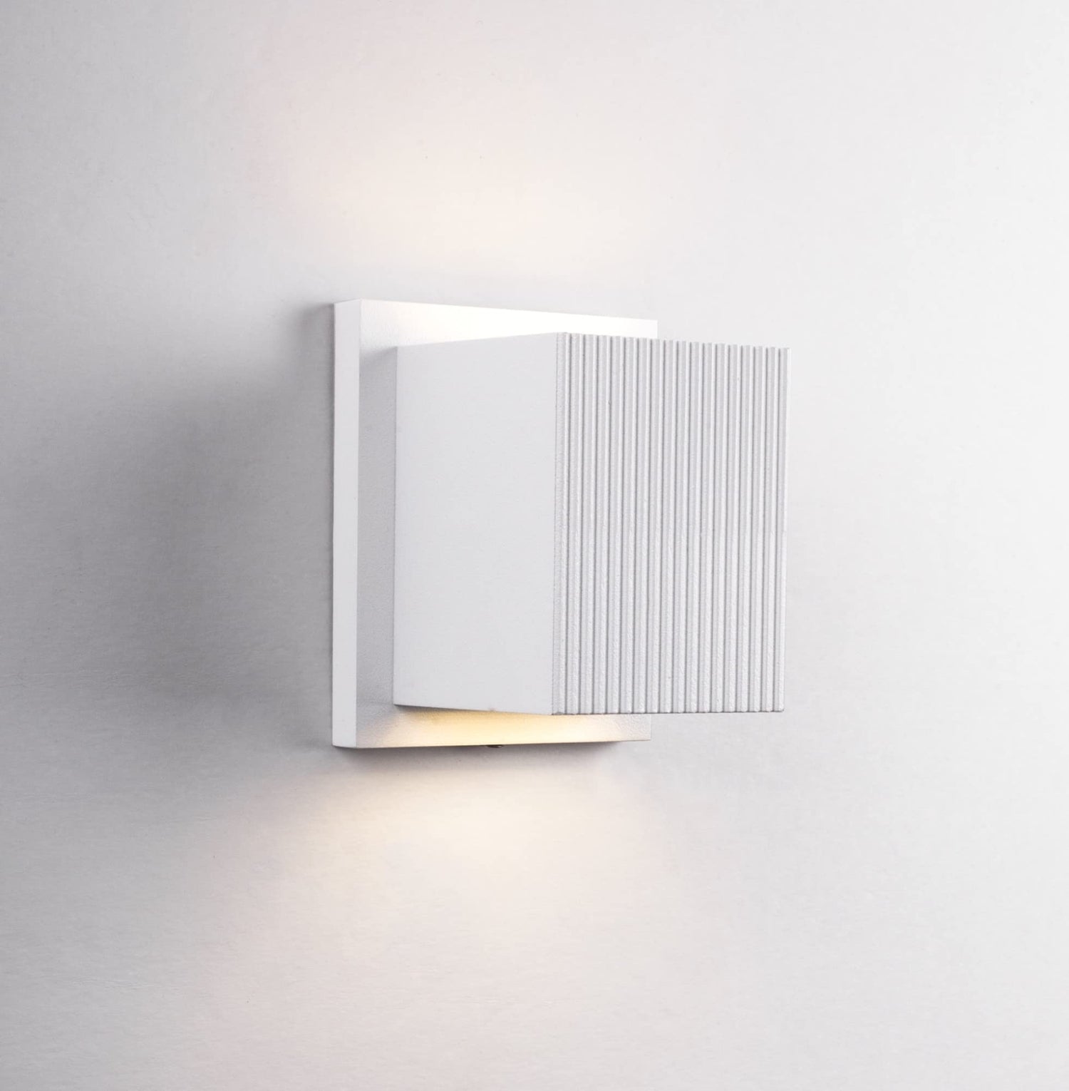 Kuzco EW4405-WH MAVIS 5" EW White 120V ELV LED 3000K 90CRI 17W