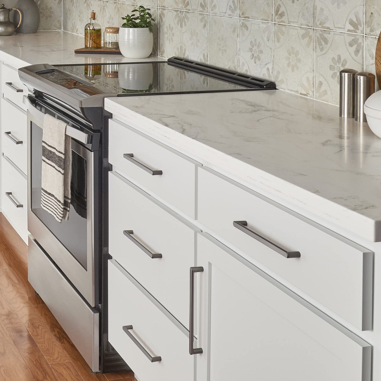 Elements 105-160PC 160 mm Center-to-Center Polished Chrome Gibson Cabinet Pull