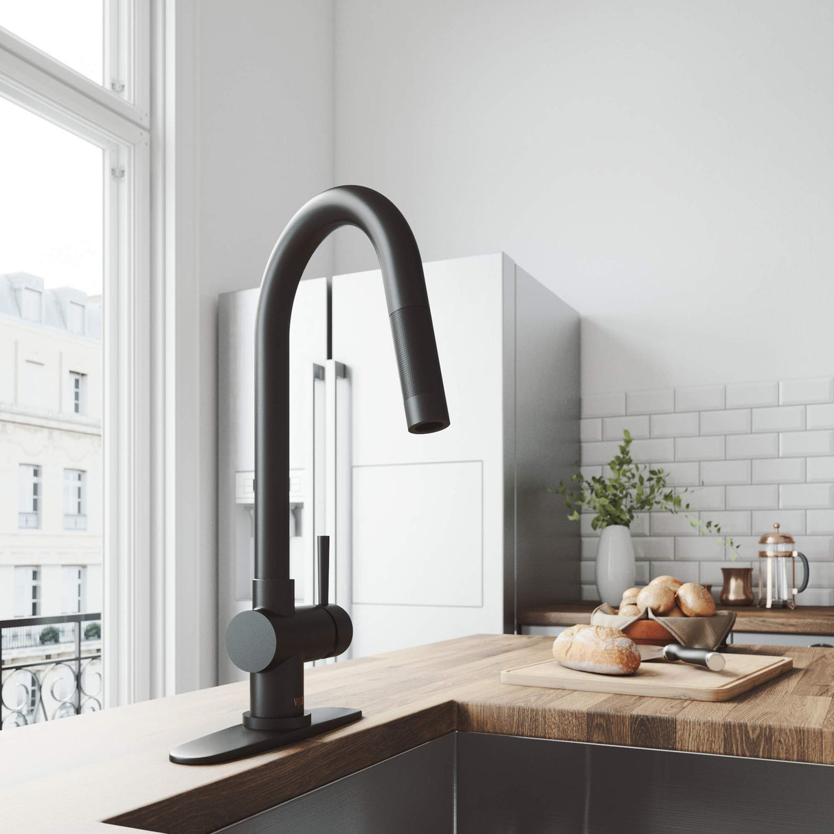 VIGO VG02008MBK1 17" H Gramercy Single-Handle with Pull-Down Sprayer Kitchen Faucet with Deck Plate in Matte Black