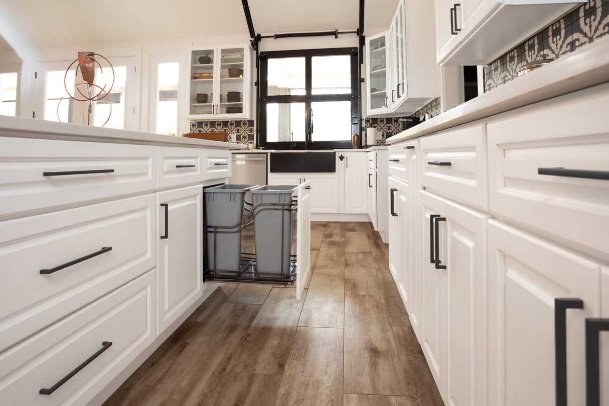 Elements 625-160SN 160 mm Center-to-Center Satin Nickel Square Stanton Cabinet Bar Pull