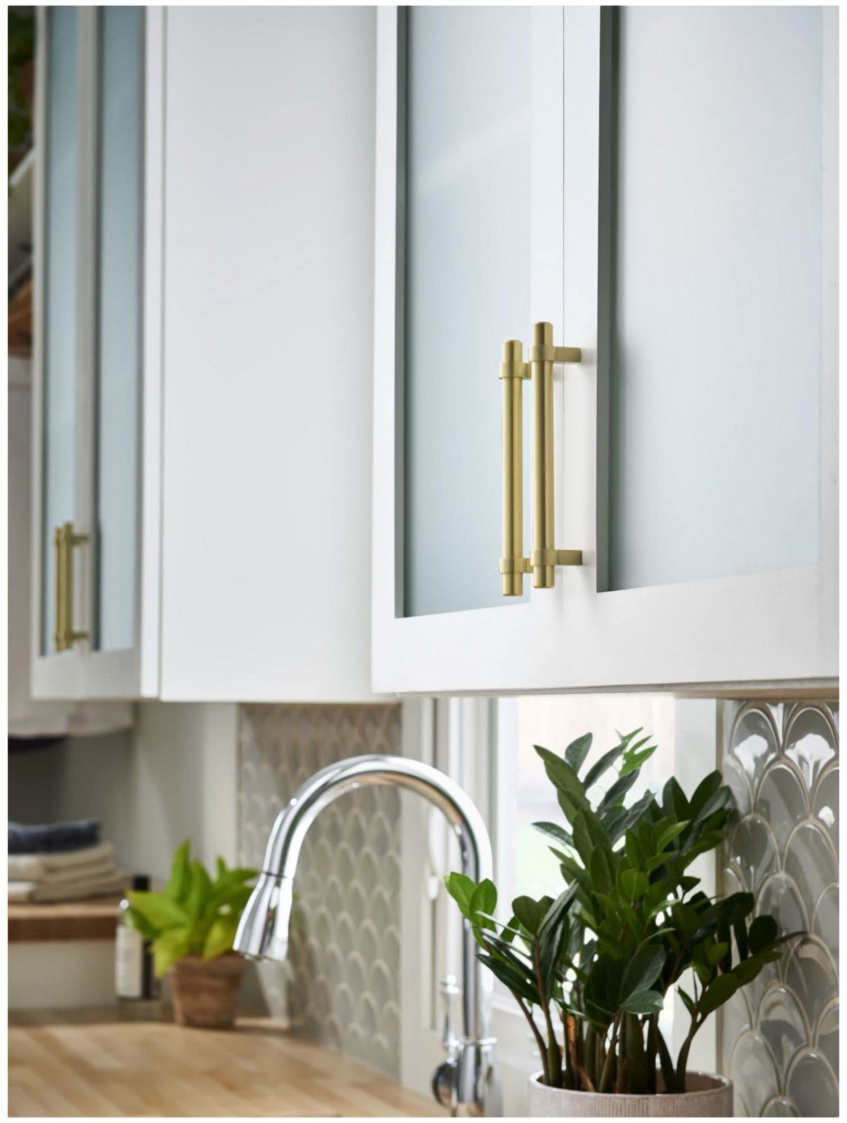 Jeffrey Alexander 5480SN 480 mm Center-to-Center Satin Nickel Key Grande Cabinet Bar Pull