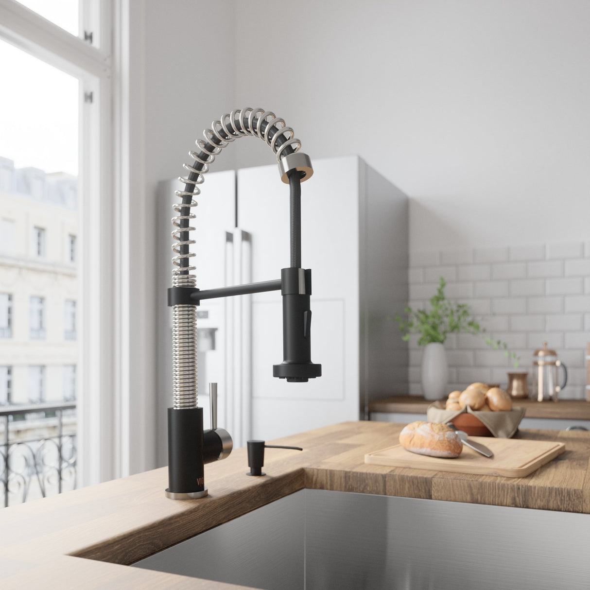 VIGO VG02001STMBK2 19" H Edison Single-Handle with Pull-Down Sprayer Kitchen Faucet with Soap Dispenser in Stainless Steel/Matte Black