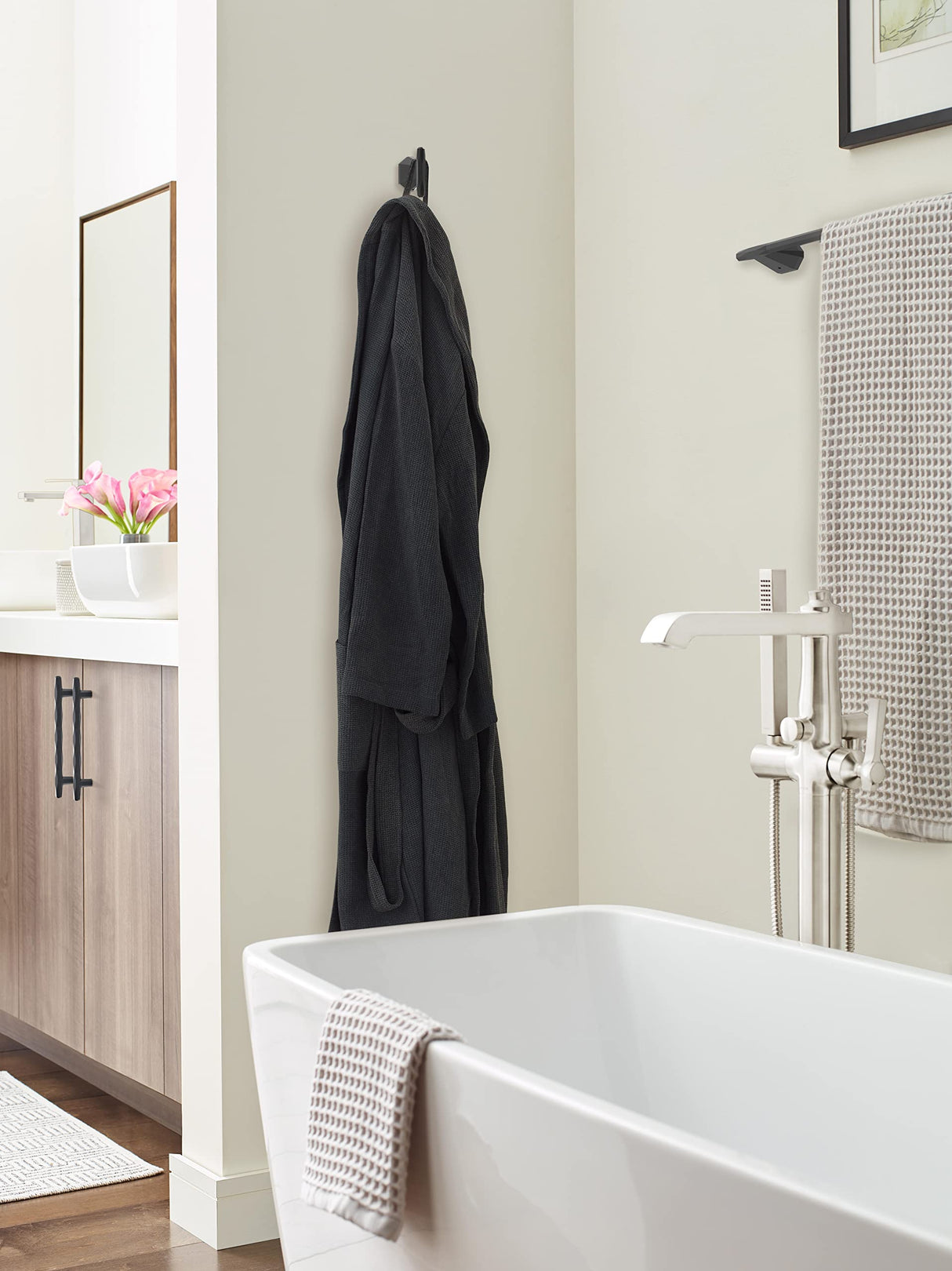 Amerock BH36040MB Matte Black Single Robe Hook 3-7/16 in. (87 mm) Length Towel Holder St. Vincent Towel Hook for Bathroom Bathroom Hardware Bath Accessories