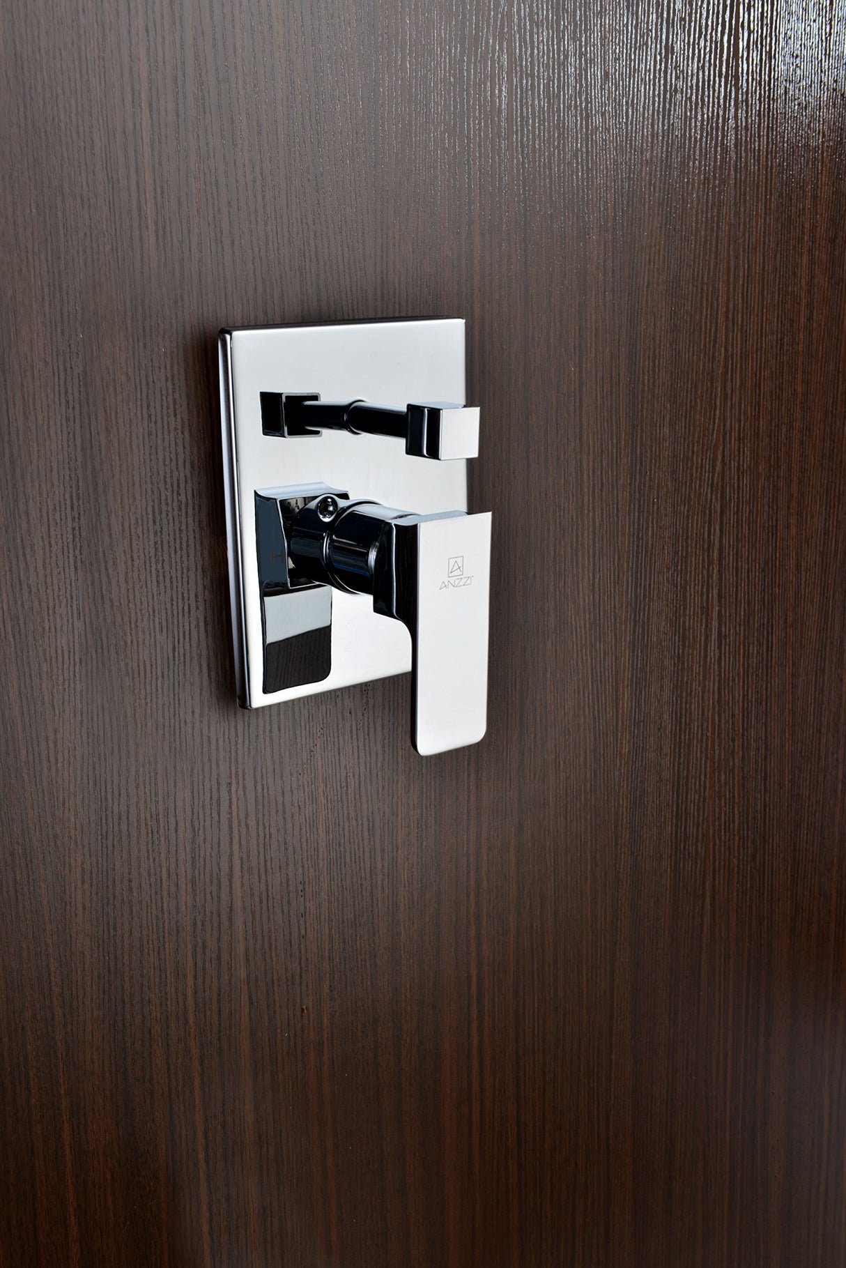 ANZZI SH-AZ037 Mezzo Series 1-Handle 1-Spray Tub and Shower Faucet in Polished Chrome