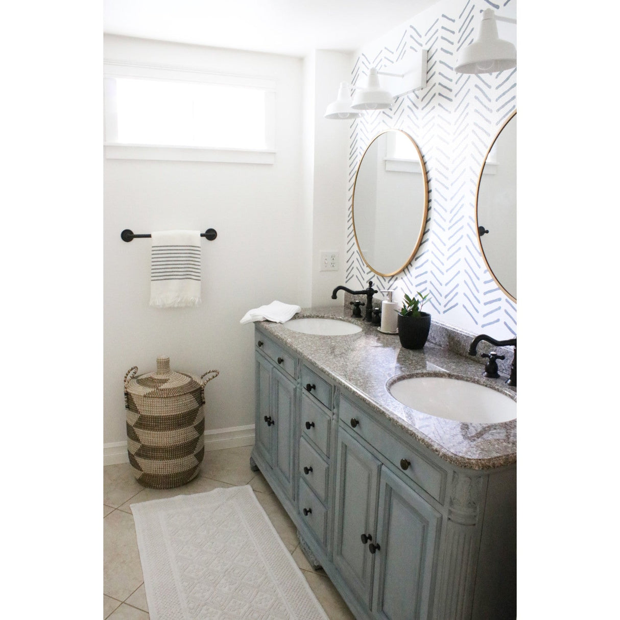 Classic BA312MB 18-Inch Towel Bar, Matte Black