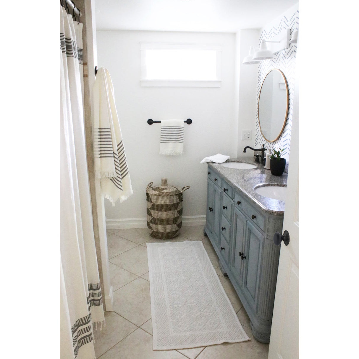 Classic BA312MB 18-Inch Towel Bar, Matte Black