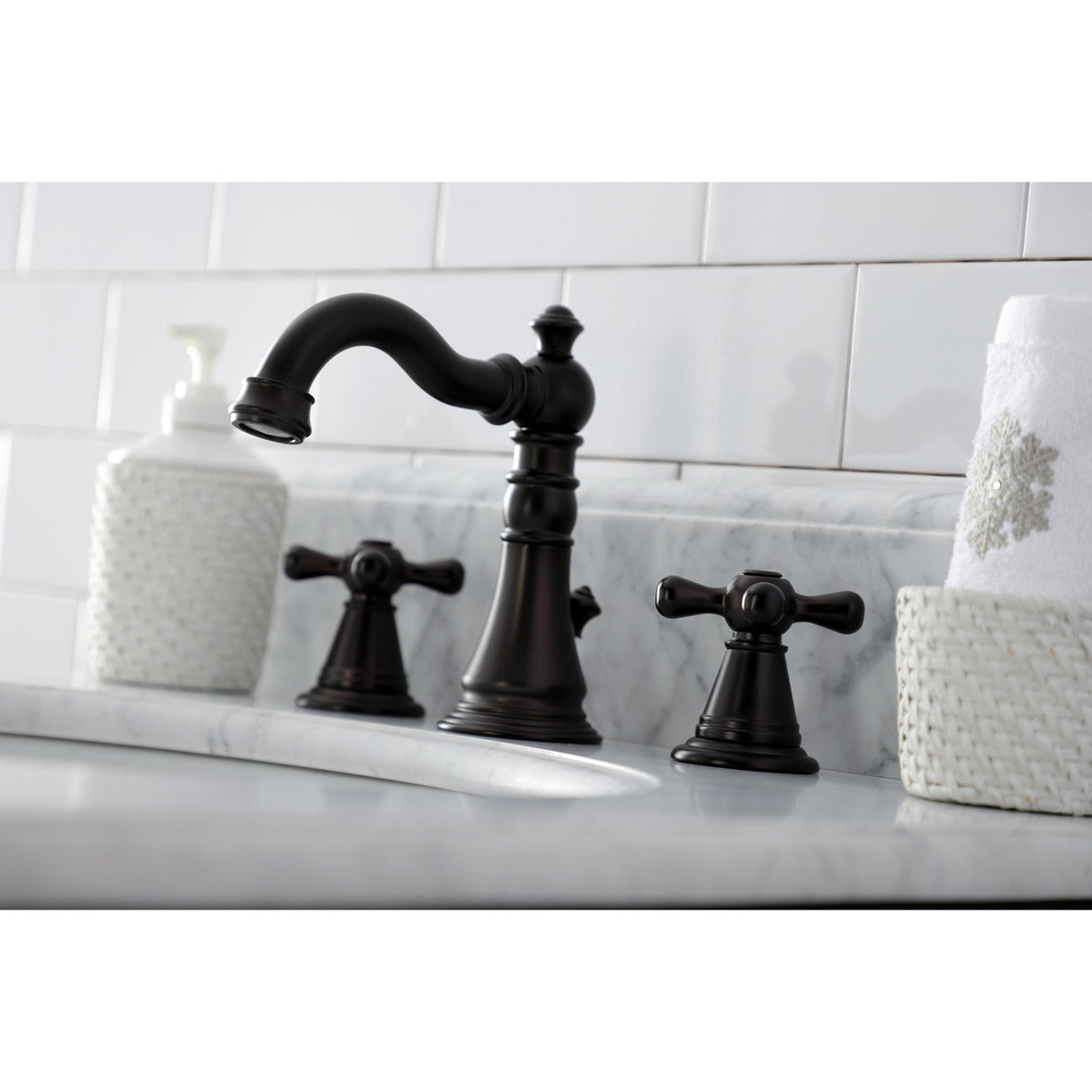 American Classic FSC1975AAX Two-Handle 3-Hole Deck Mount Widespread Bathroom Faucet with Pop-Up Drain, Oil Rubbed Bronze
