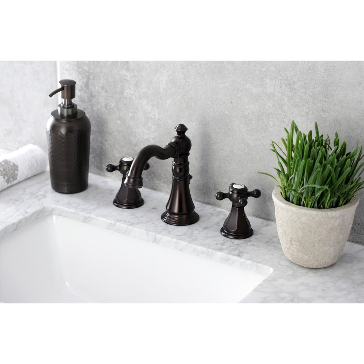 Metropolitan FSC1975BX Two-Handle 3-Hole Deck Mount Widespread Bathroom Faucet with Pop-Up Drain, Oil Rubbed Bronze
