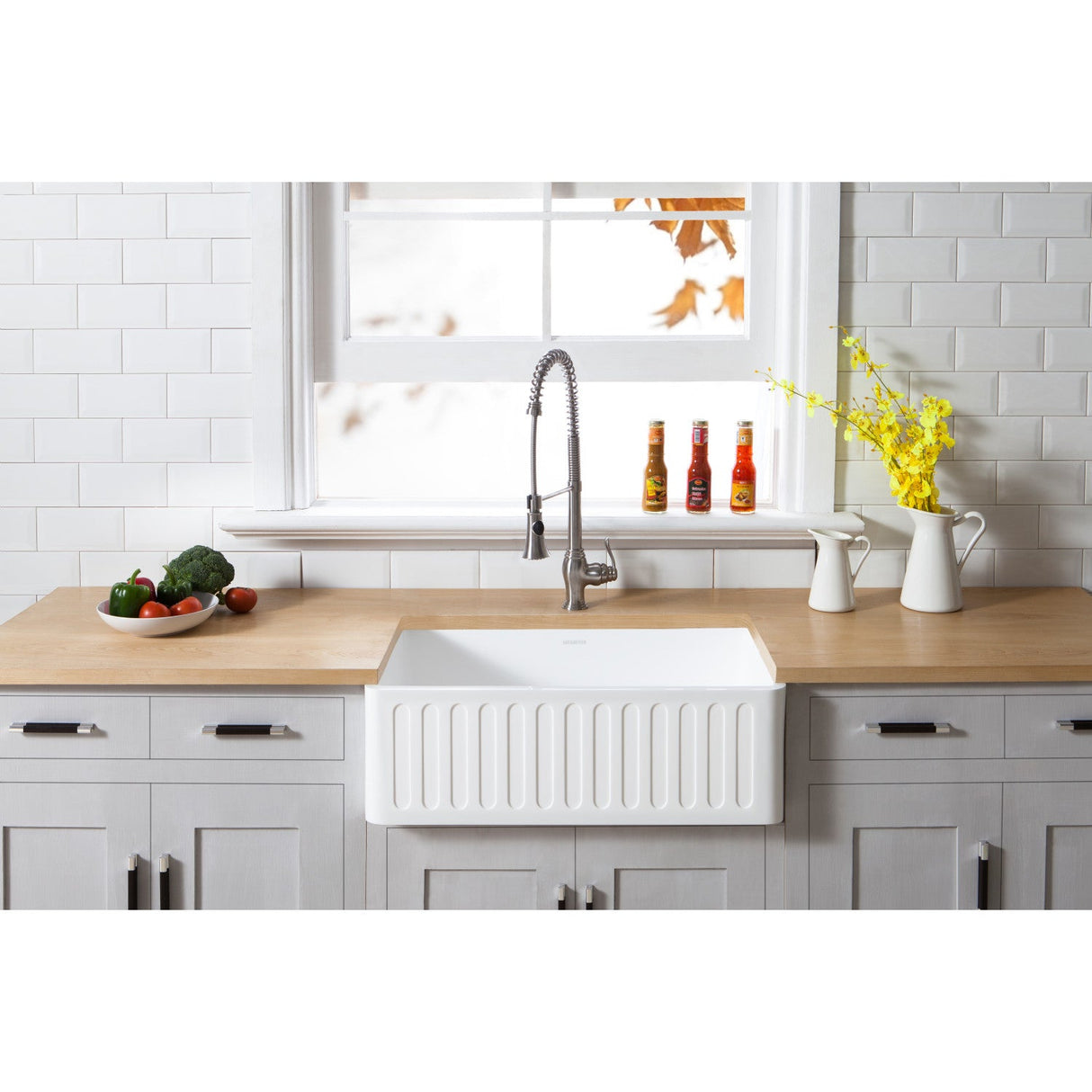 Arcticstone GKFA331810RM 33-Inch Solid Surface White Stone Apron-Front Single Bowl Farmhouse Kitchen Sink, Matte White