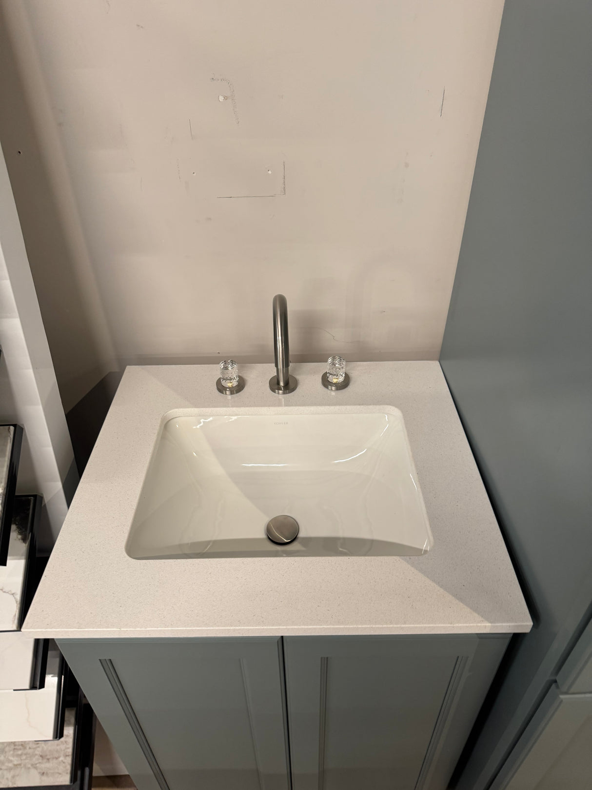 42" Bathroom Set / 24" Vanity Sage Green / 18" Linen Tower