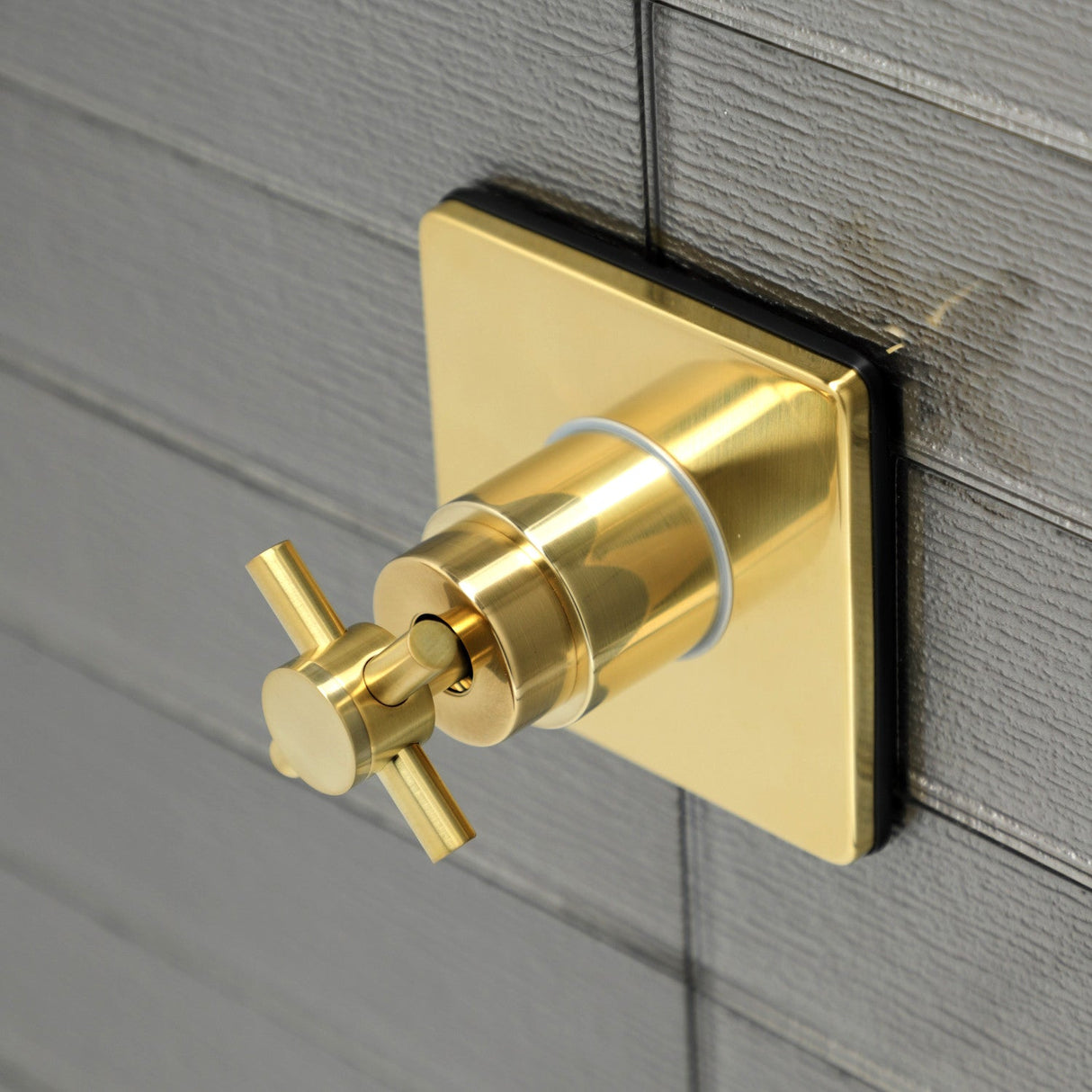 Concord KS3047DX Single-Handle Wall Mount Three-Way Diverter Valve with Trim Kit, Brushed Brass