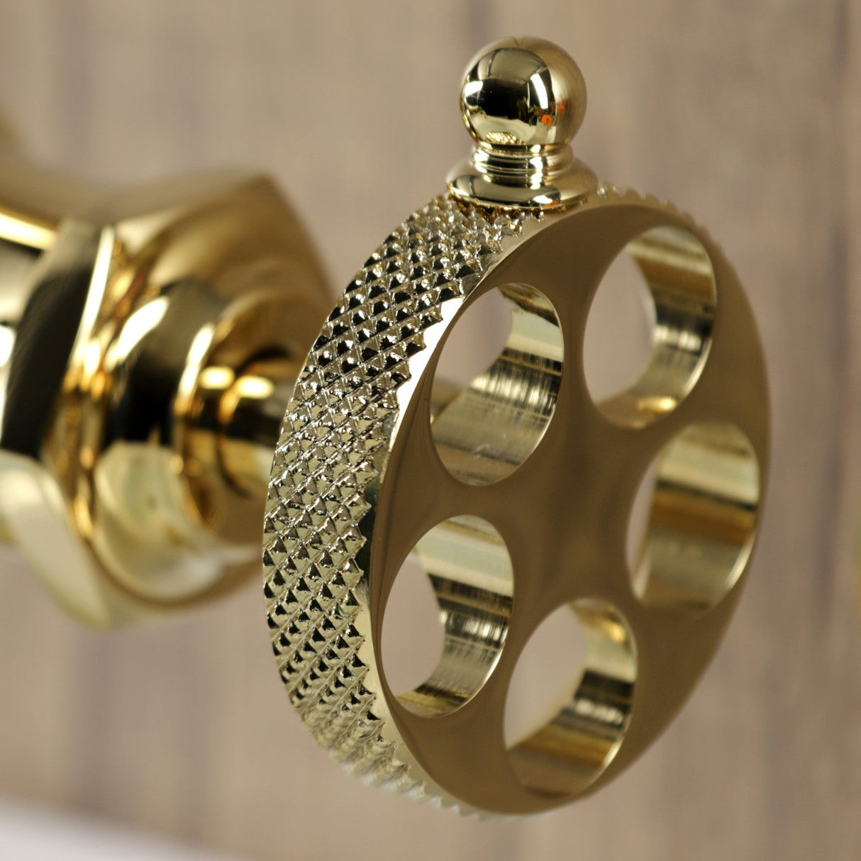 Webb KSD3542RKX Single-Handle 1-Hole Deck Mount Bathroom Faucet with Knurled Handle and Push Pop-Up Drain, Polished Brass