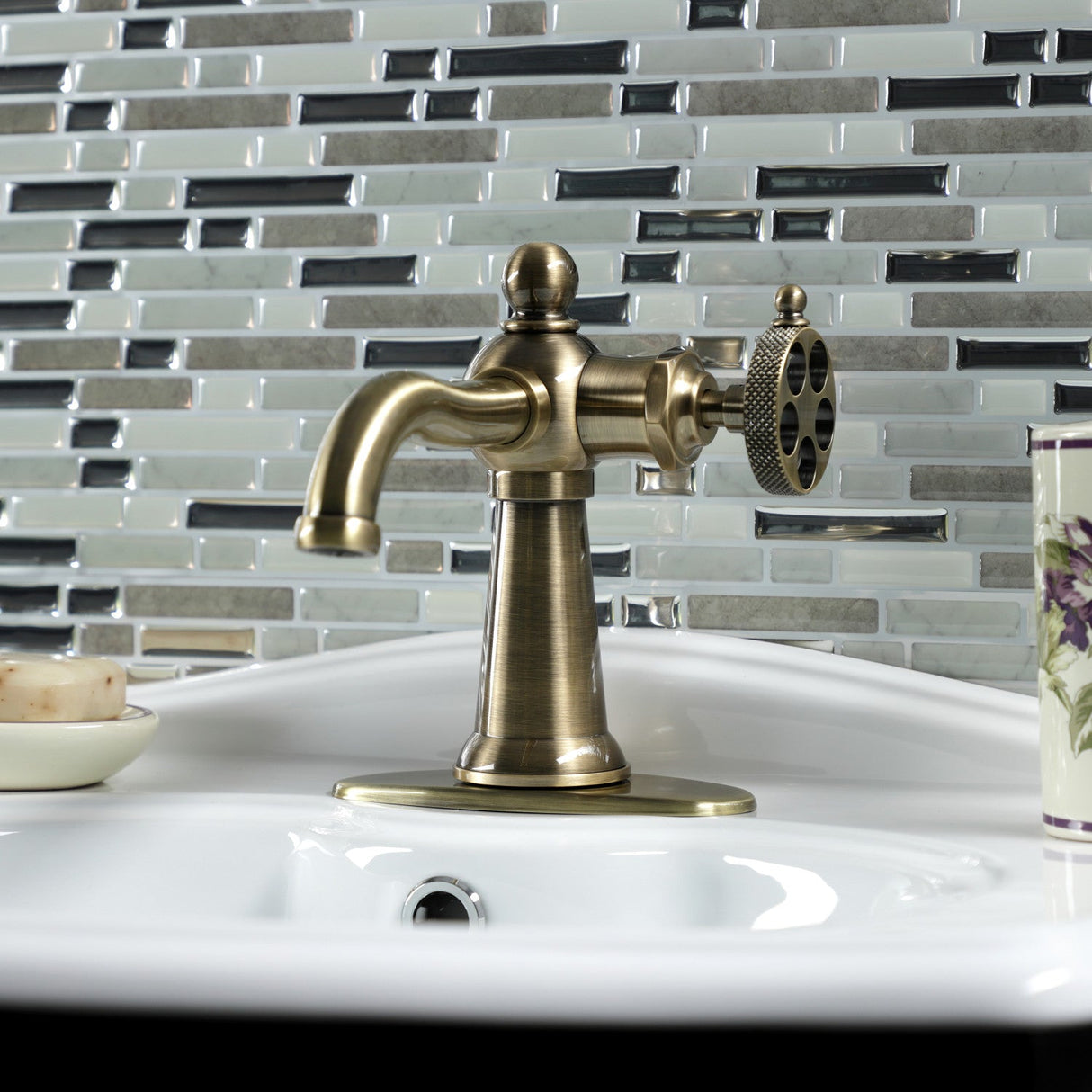 Webb KSD3543RKX Single-Handle 1-Hole Deck Mount Bathroom Faucet with Knurled Handle and Push Pop-Up Drain, Antique Brass