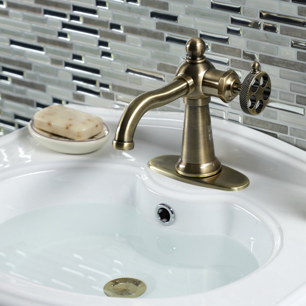 Webb KSD3543RKX Single-Handle 1-Hole Deck Mount Bathroom Faucet with Knurled Handle and Push Pop-Up Drain, Antique Brass