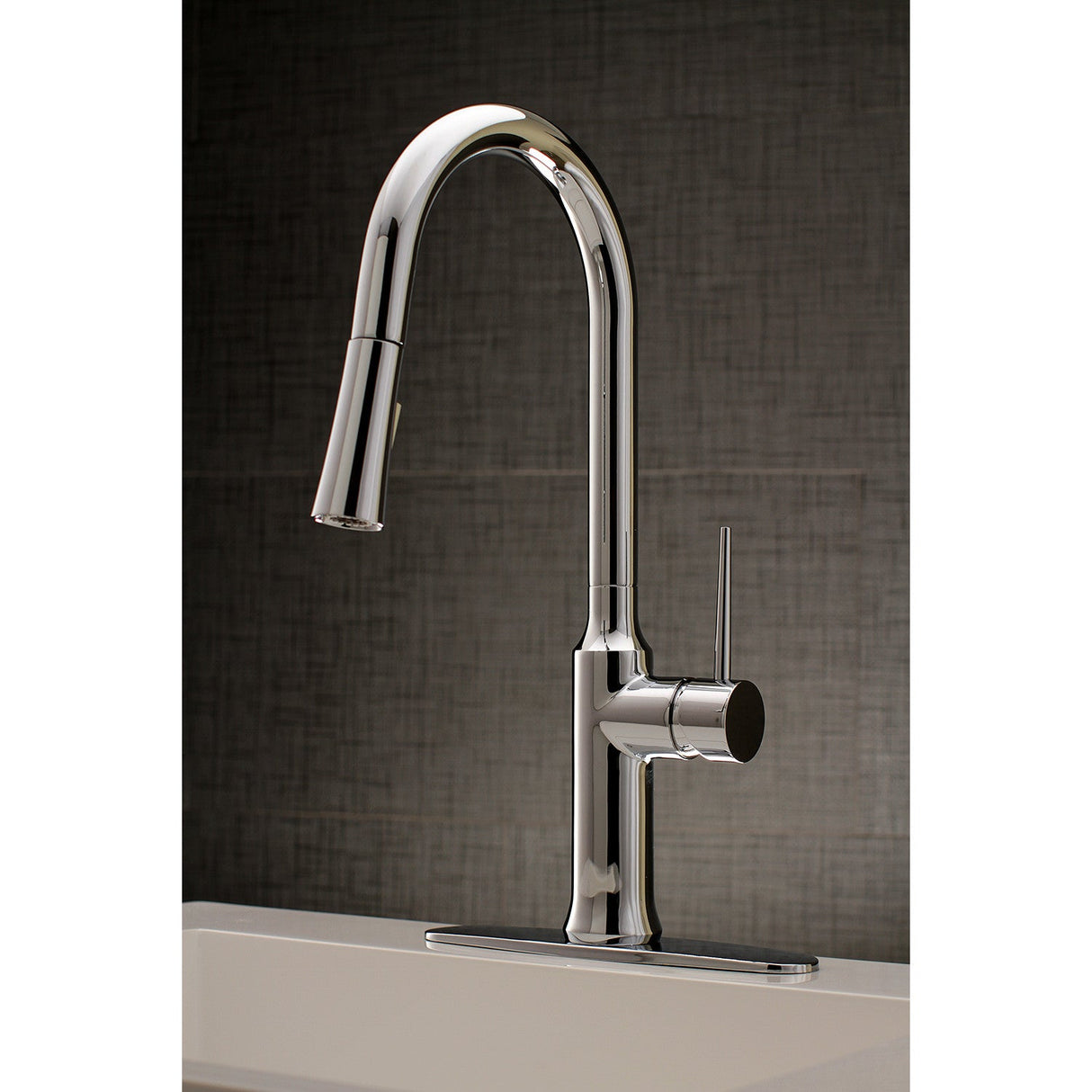 New York LS2721NYL Single-Handle 1-Hole Deck Mount Pull-Down Sprayer Kitchen Faucet, Polished Chrome