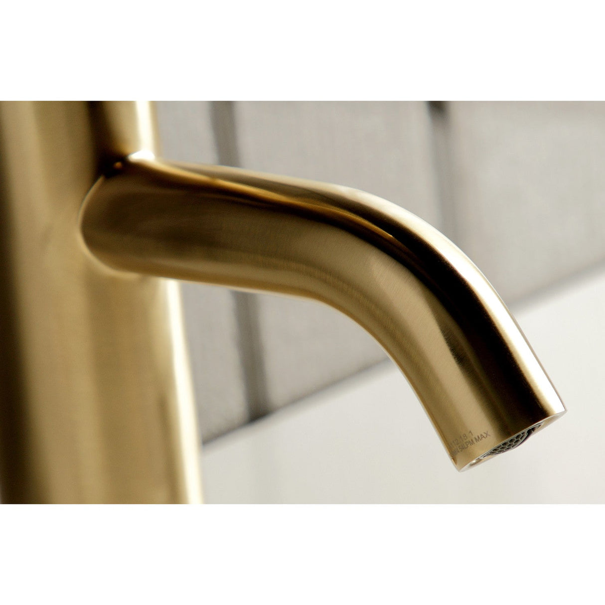 Concord LS8223DL Single-Handle 1-Hole Deck Mount Bathroom Faucet with Push Pop-Up, Brushed Brass