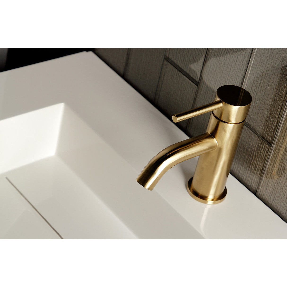 Concord LS8223DL Single-Handle 1-Hole Deck Mount Bathroom Faucet with Push Pop-Up, Brushed Brass