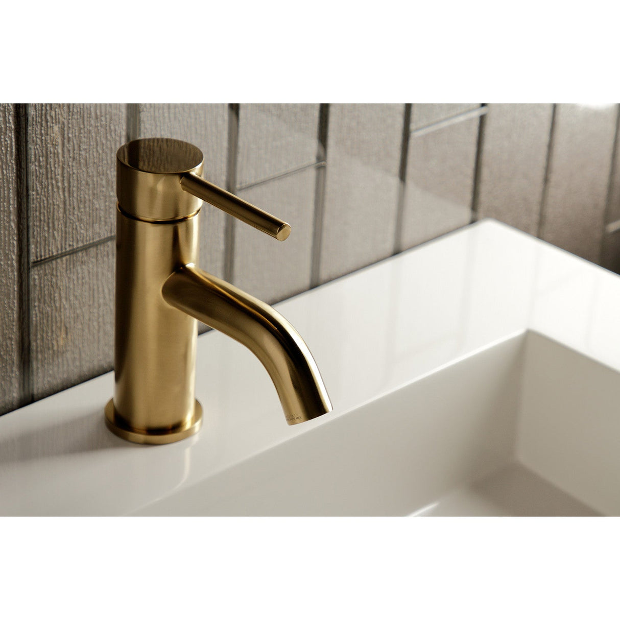 Concord LS8223DL Single-Handle 1-Hole Deck Mount Bathroom Faucet with Push Pop-Up, Brushed Brass