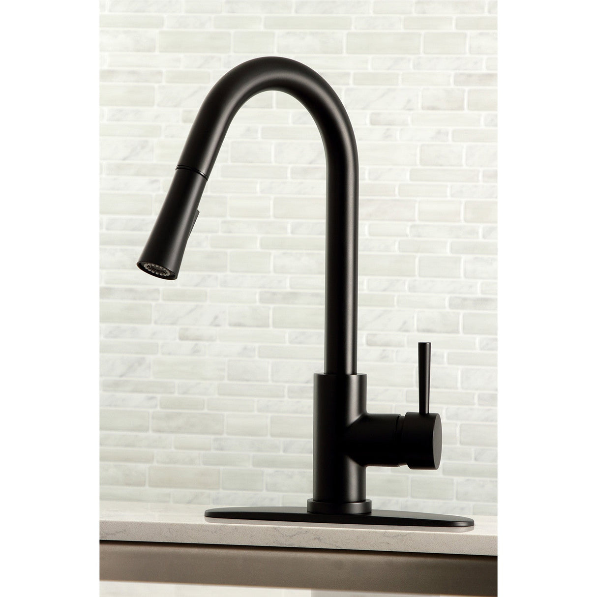 Concord LS8620DL Single-Handle 1-Hole Deck Mount Pull-Down Sprayer Kitchen Faucet, Matte Black