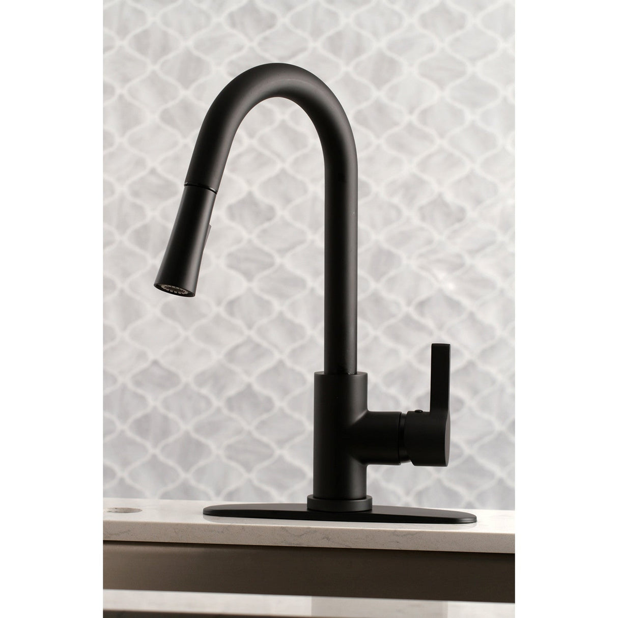 Continental LS8680CTL Single-Handle 1-Hole Deck Mount Pull-Down Sprayer Kitchen Faucet, Matte Black