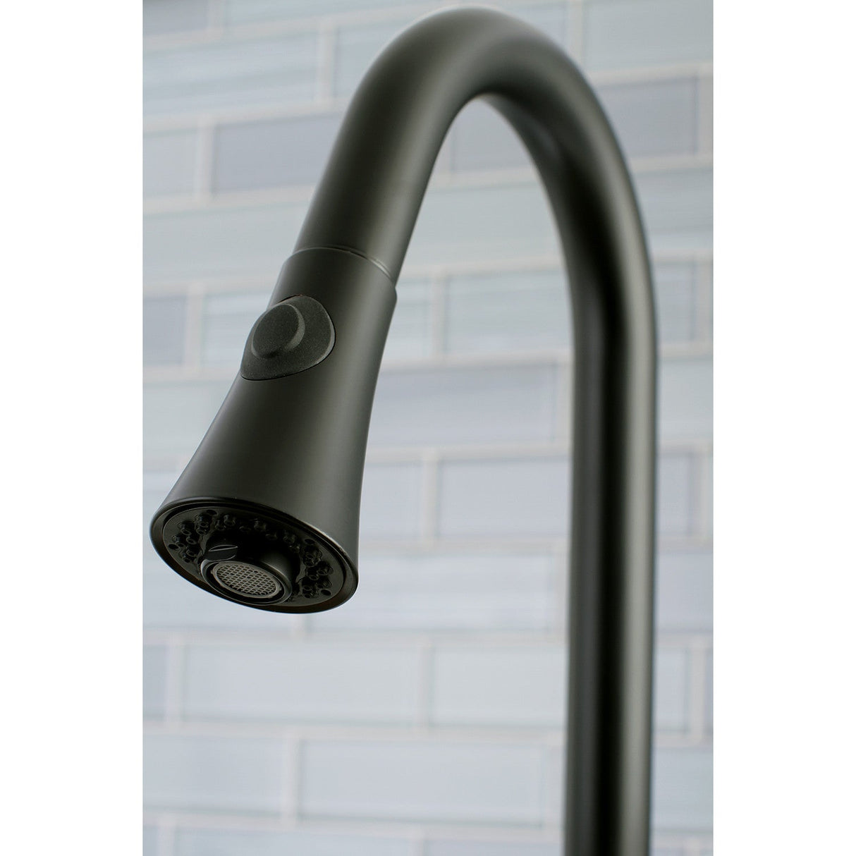 Concord LS8720DL Single-Handle 1-Hole Deck Mount Pull-Down Sprayer Kitchen Faucet, Matte Black