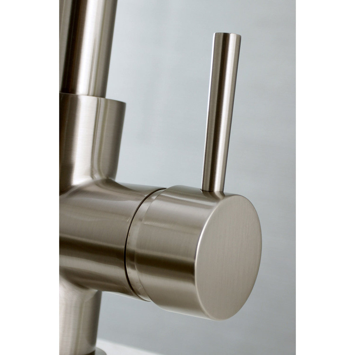 Concord LS8728DL Single-Handle 1-Hole Deck Mount Pull-Down Sprayer Kitchen Faucet, Brushed Nickel