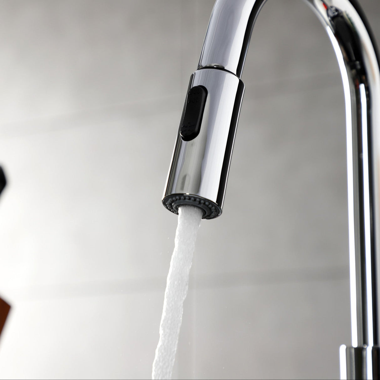 Continental LS8781CTL Single-Handle 1-Hole Deck Mount Pull-Down Sprayer Kitchen Faucet, Polished Chrome