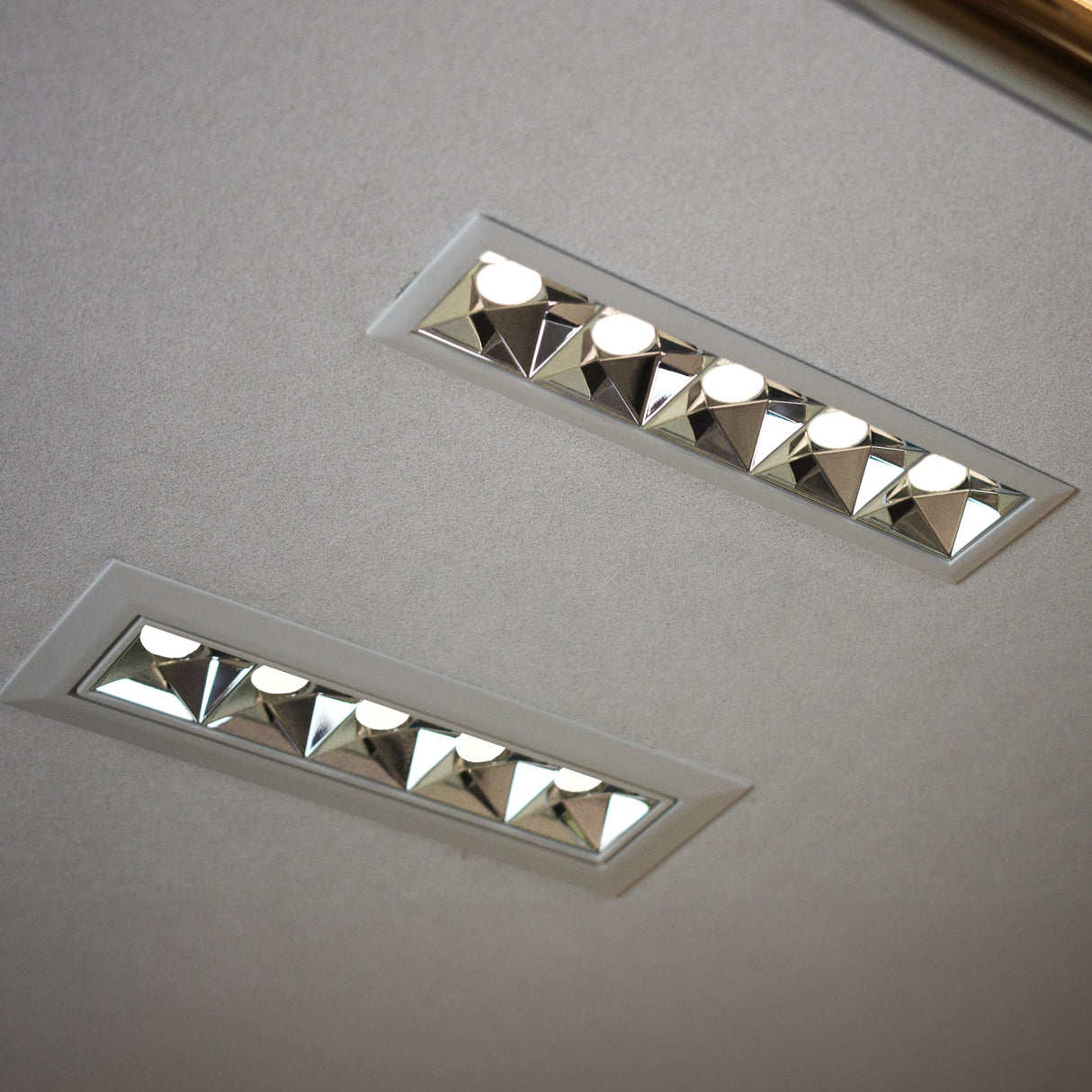 VONN RUBIK VMDL000601A003WH 1.75" 1 LIGHT LED RECESSED DOWNLIGHT W/TRIM ETL CERTIFIED, COMMERCIAL GRADE, White