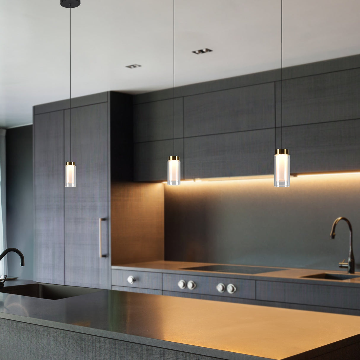 VONN Artisan Genoa VAP2111BL 5" Integrated LED ETL Certified Height Adjustable Pendant with Glass Shade, Black