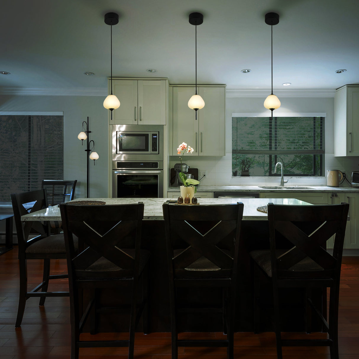 VONN Artisan Lecce VAP2221BL 5" Integrated LED ETL Certified Height Adjustable Pendant with Glass Shade