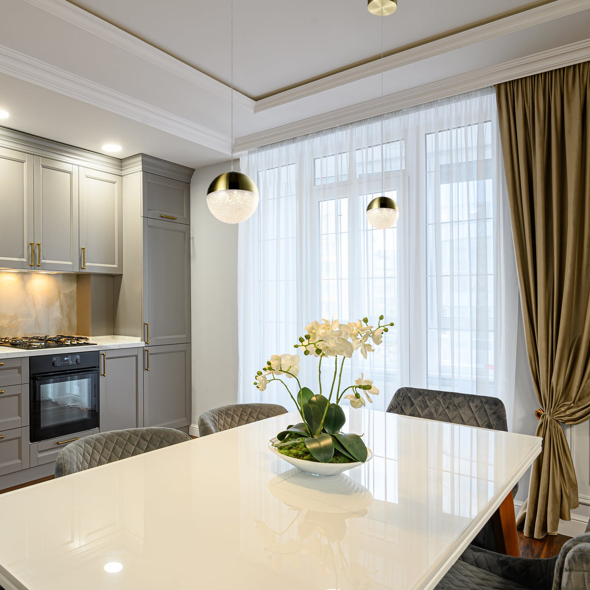 VONN Artisan Ravello VAP2281BRS 5" Integrated LED ETL Certified Height Adjustable Pendant w/ Globe Shade, Brass