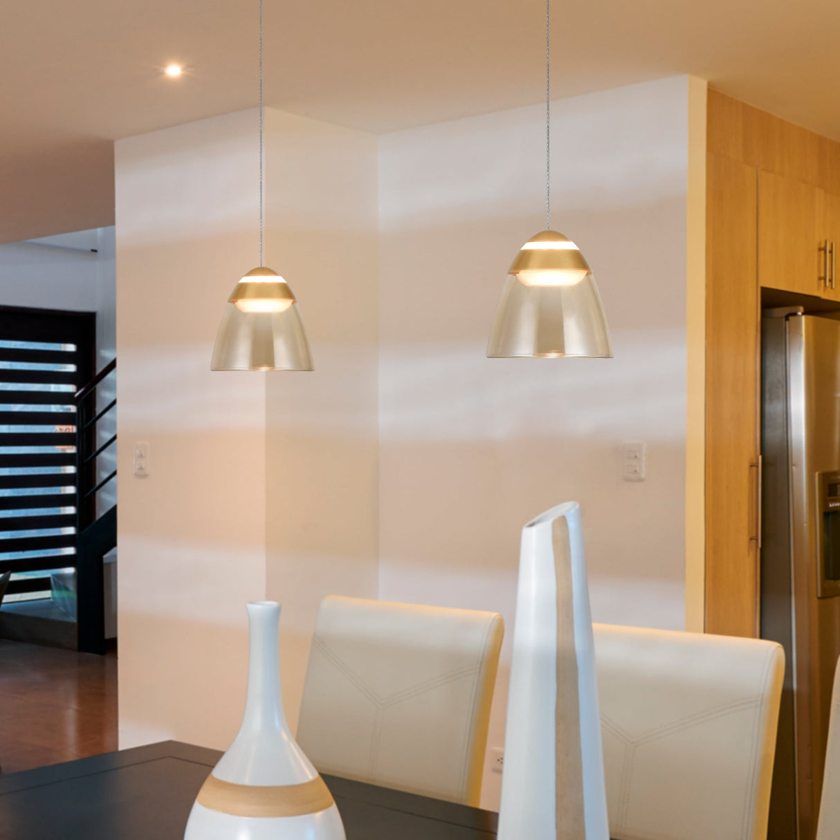 VONN Artisan Roma VAP2291BL 5" 1-Light Integrated LED ETL Certified Height Adjustable Pendant, Black