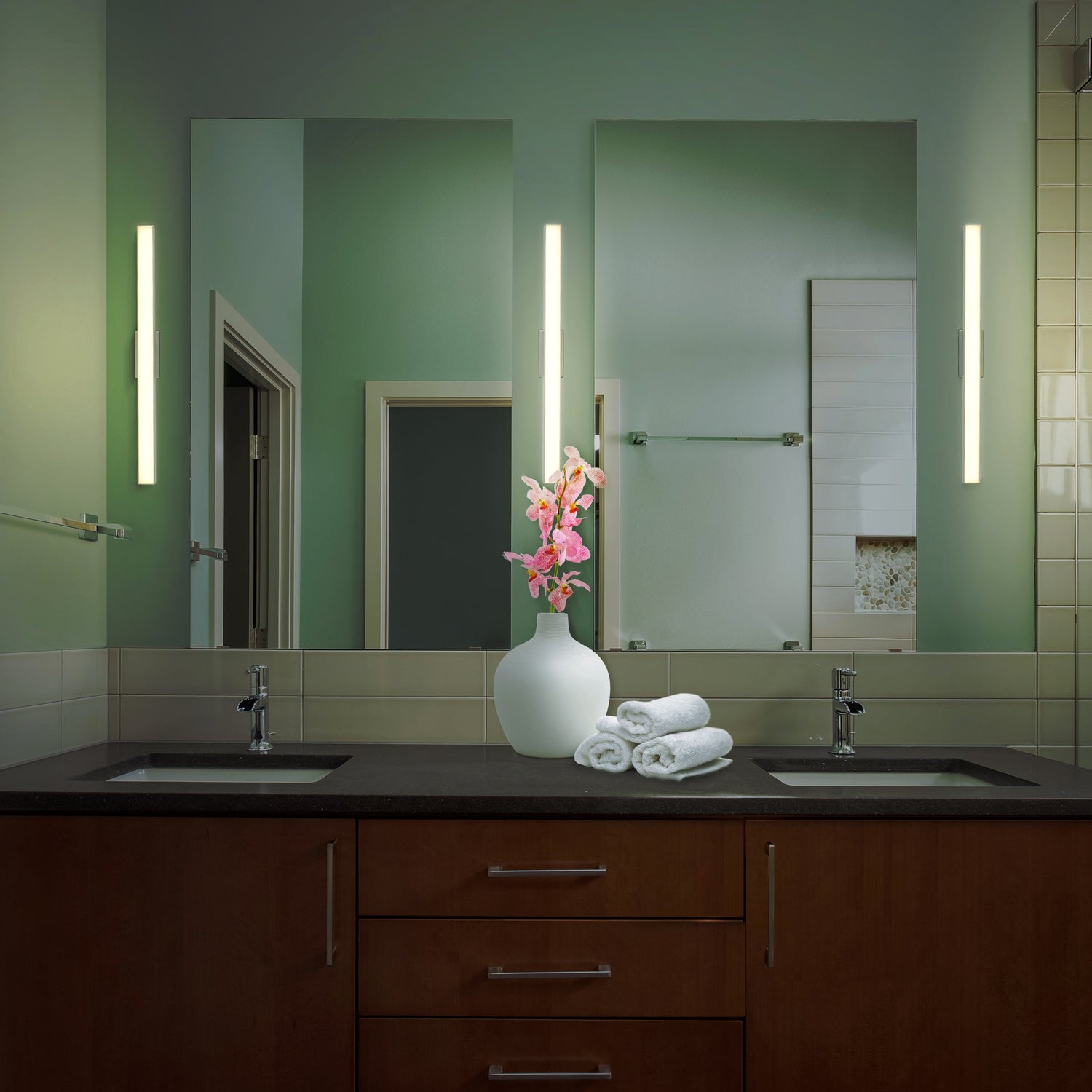 VONN Procyon VMW11024AL 24" Integrated AC LED ADA Compliant ETL Certified Bathroom Wall Fixture in Silver