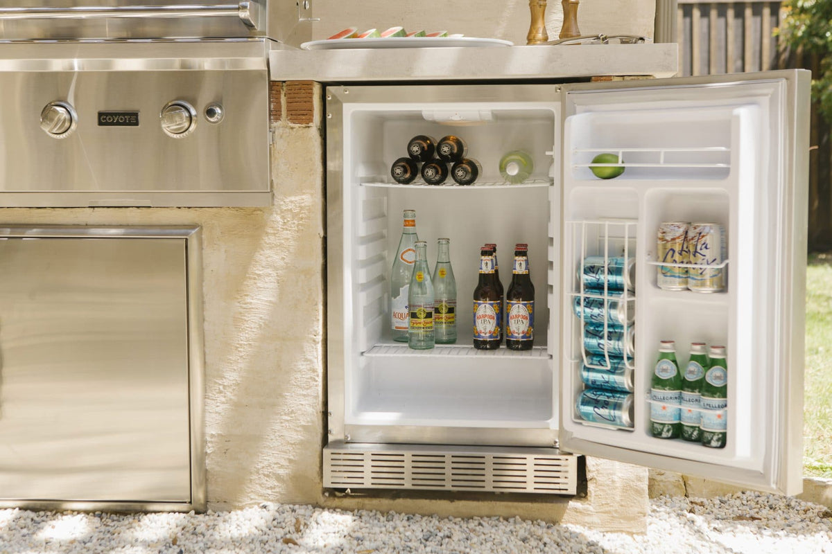 Coyote C115R-S 15" Outdoor Refrigerator, Reversible Hinge, Stainless Steel - image 4