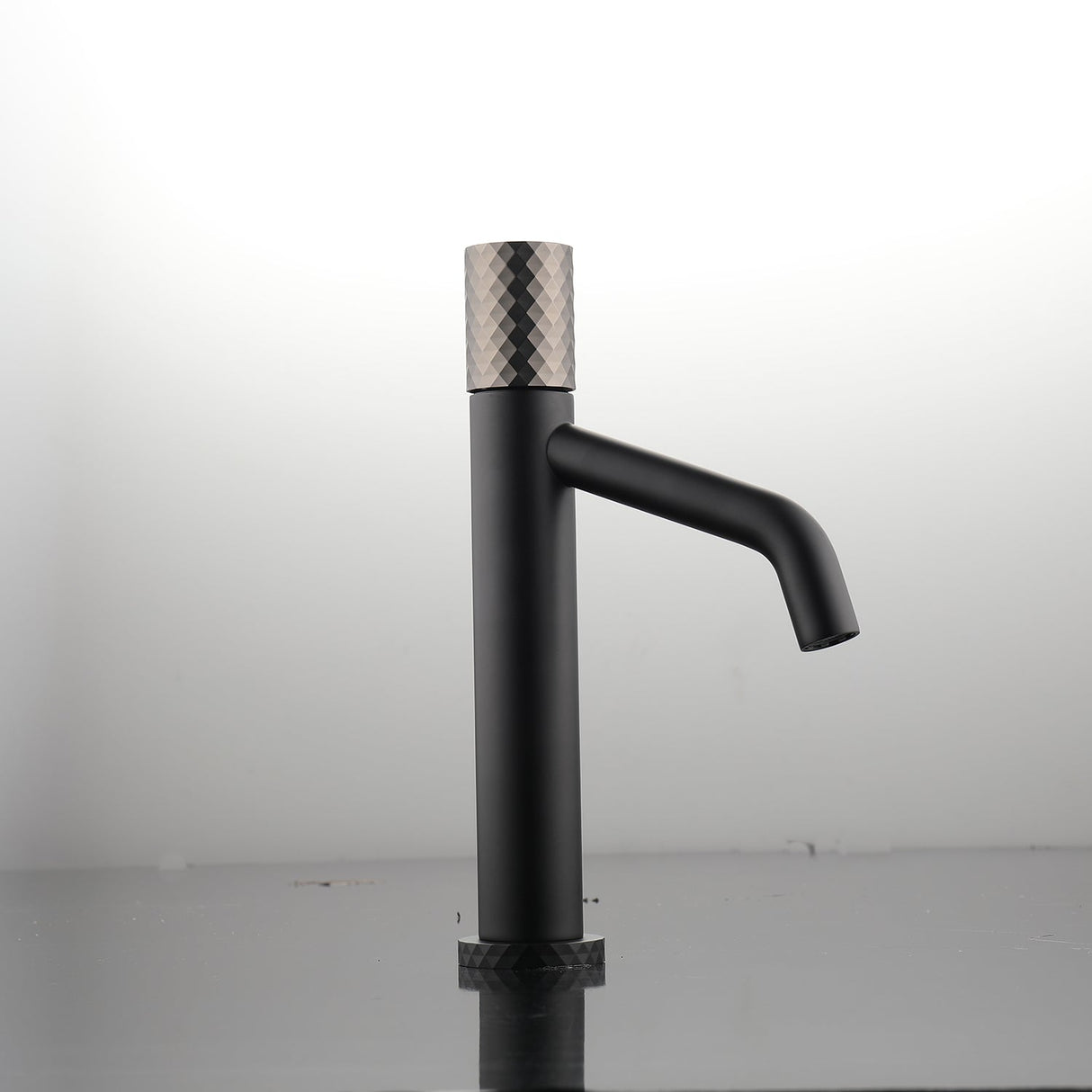 DAX Brass Single Handle Bathroom Faucet, Matte Black DAX-65130-BL