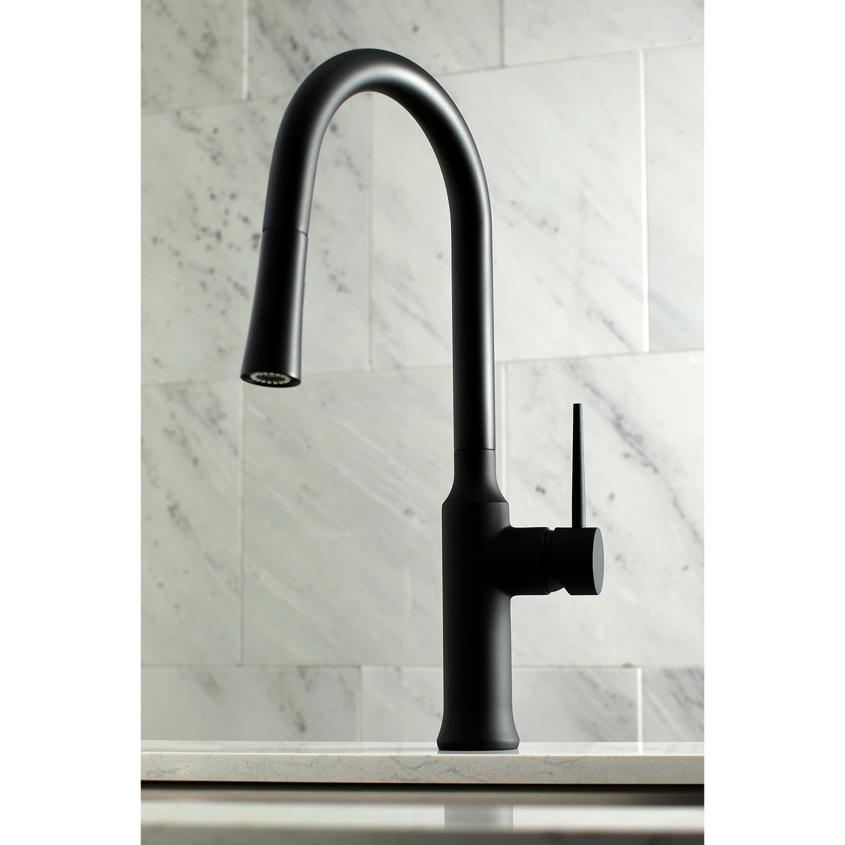Gourmetier LS2720NYL New York Single-Handle Pull-Down Kitchen Faucet, Matte Black