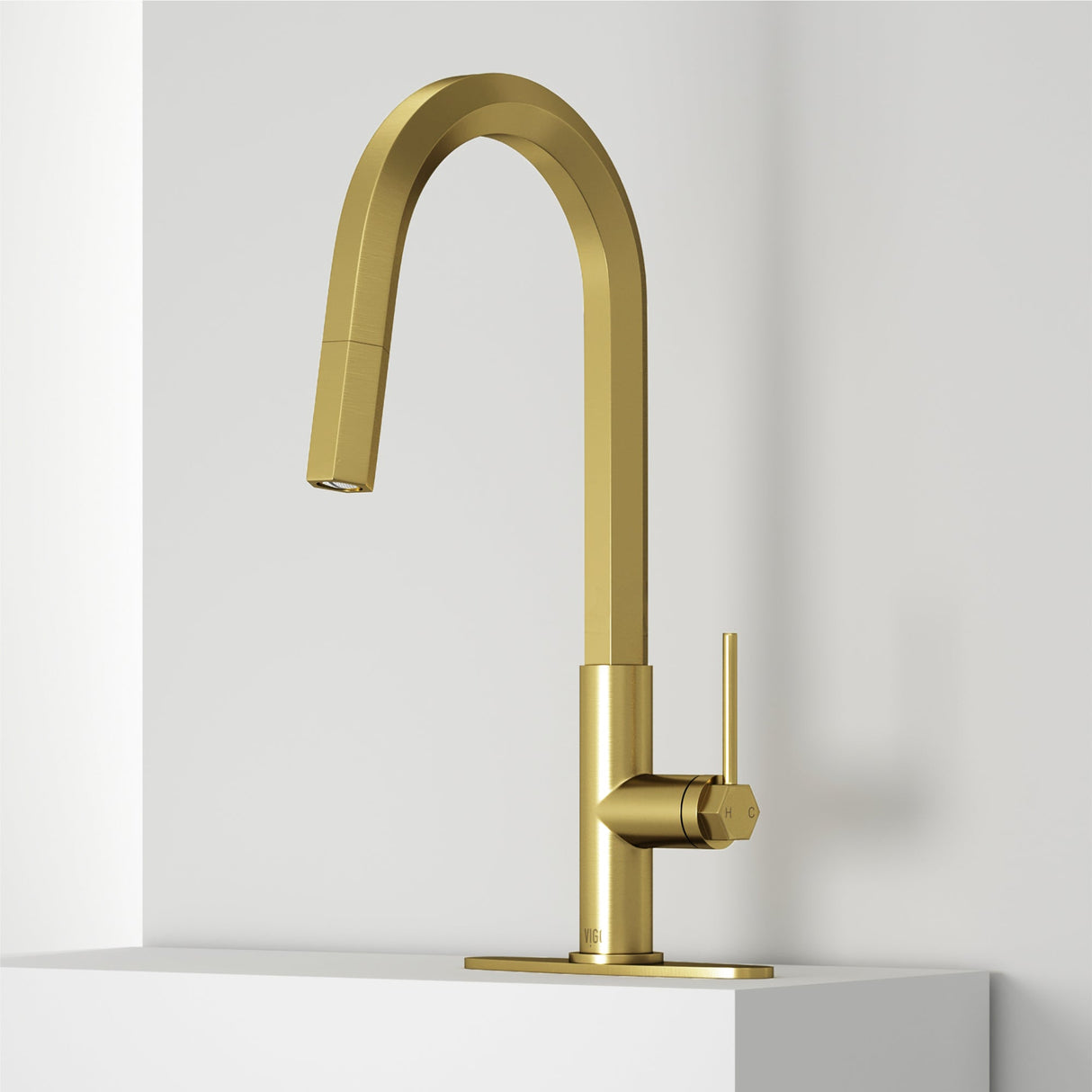 VIGO Hart Hexad Kitchen Faucet with Deck Plate in Matte Brushed Gold VG02034MGK1