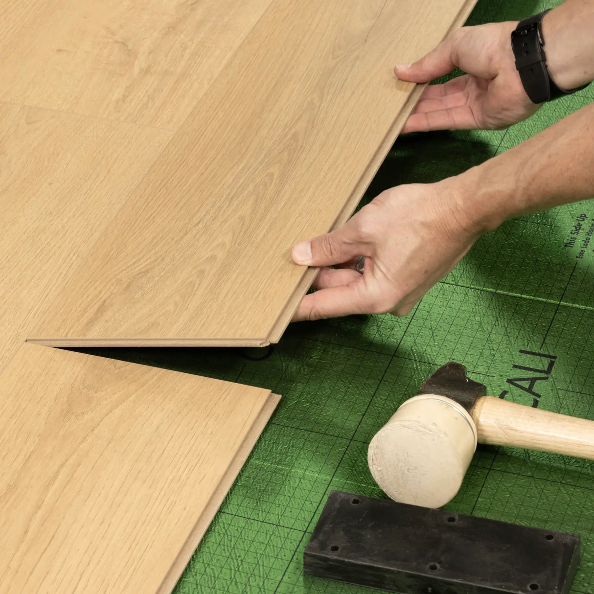 CALI Carmel Crush Pacifica Laminate Plank Wide+ Click 7703000500 47-13/16 x 7-11/16 x 10mm (25.5 Sqft)