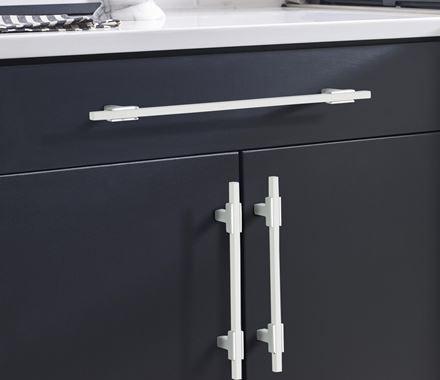 Amerock Cabinet Pull Polished Chrome/White 5-1/16 inch (128 mm) Center to Center Urbanite 1 Pack Drawer Pull Drawer Handle Cabinet Hardware