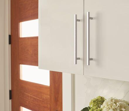 Amerock Cabinet Pull Polished Chrome 7-9/16 inch (192 mm) Center-to-Center Caliber 1 Pack Drawer Pull Cabinet Handle Cabinet Hardware