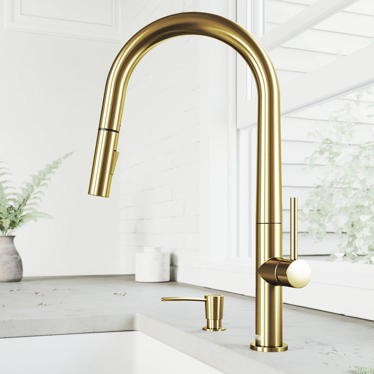 VIGO Greenwich Pull-Down Spray Kitchen Faucet and Soap Dispenser (in Matte Brushed Gold) VG02029MGK2